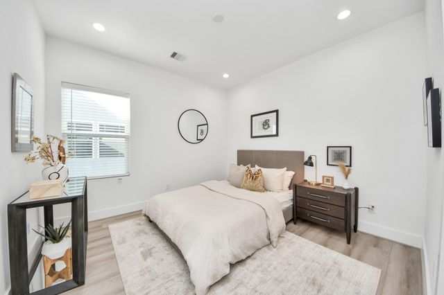 7729 Hammerly Boulevard, Houston, TX 77055