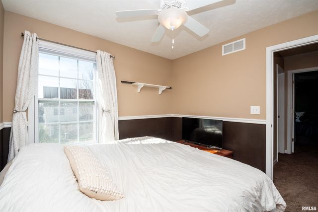 504 NEWCASTLE Drive, Mackinaw, IL 61755