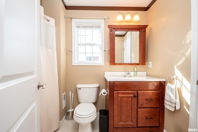 504 NEWCASTLE Drive, Mackinaw, IL 61755