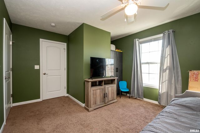 504 NEWCASTLE Drive, Mackinaw, IL 61755