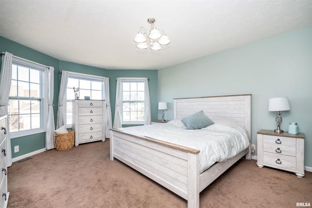 504 NEWCASTLE Drive, Mackinaw, IL 61755