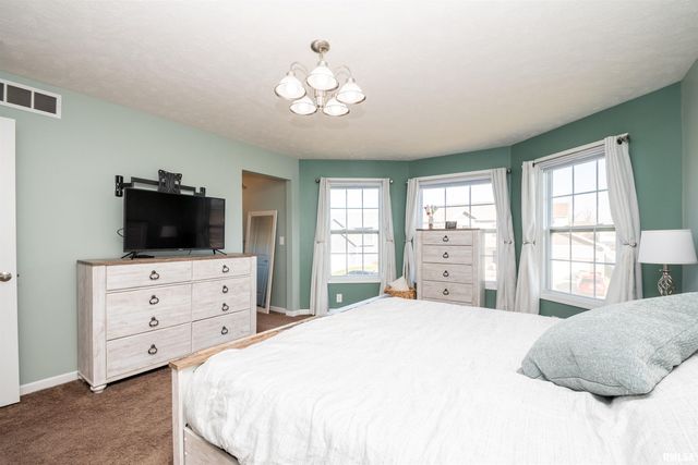 504 NEWCASTLE Drive, Mackinaw, IL 61755