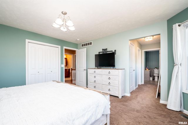 504 NEWCASTLE Drive, Mackinaw, IL 61755