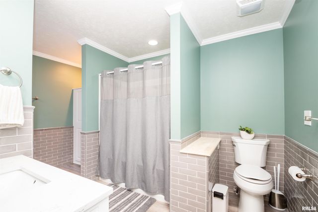 504 NEWCASTLE Drive, Mackinaw, IL 61755