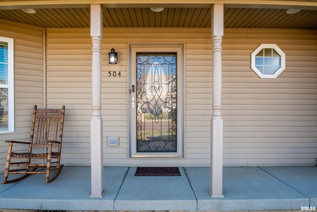 504 NEWCASTLE Drive, Mackinaw, IL 61755