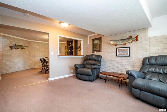 504 NEWCASTLE Drive, Mackinaw, IL 61755