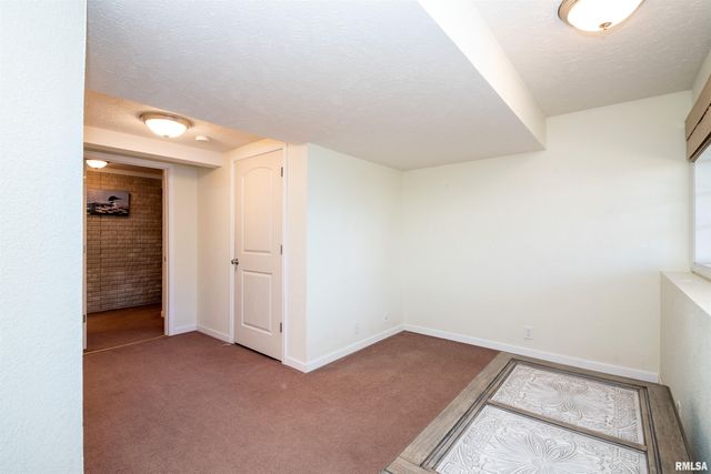 504 NEWCASTLE Drive, Mackinaw, IL 61755