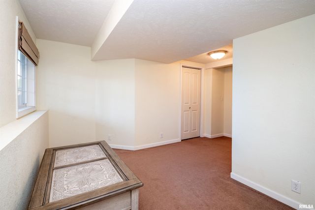 504 NEWCASTLE Drive, Mackinaw, IL 61755