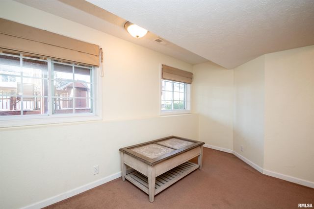 504 NEWCASTLE Drive, Mackinaw, IL 61755