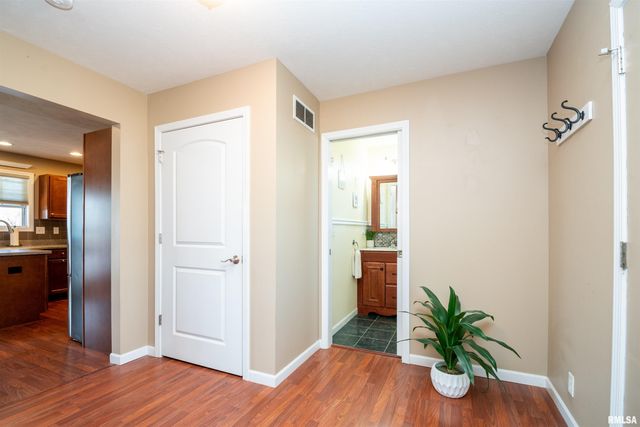 504 NEWCASTLE Drive, Mackinaw, IL 61755