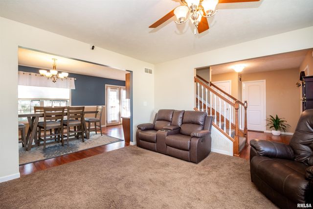 504 NEWCASTLE Drive, Mackinaw, IL 61755