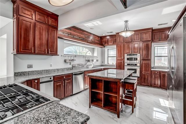 401 E 36th Street, Kansas City, MO 64109