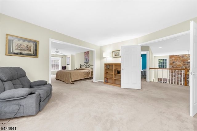 14 Hawk Dr, Raritan Twp., NJ 08551