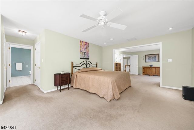 14 Hawk Dr, Raritan Twp., NJ 08551