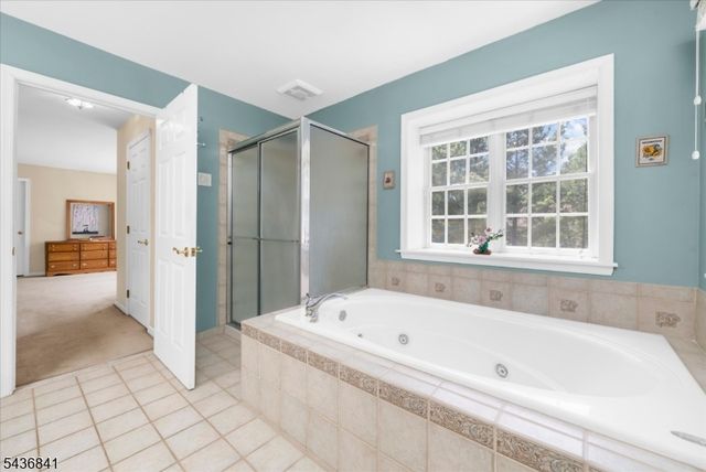 14 Hawk Dr, Raritan Twp., NJ 08551
