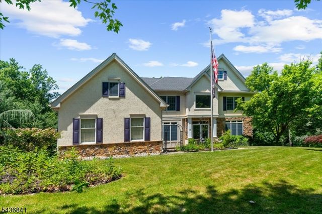 14 Hawk Dr, Raritan Twp., NJ 08551