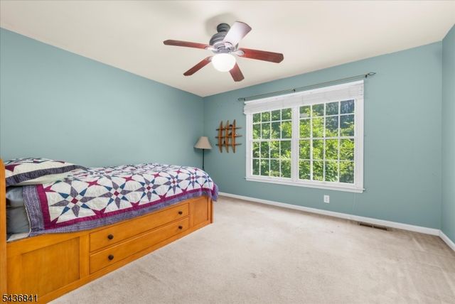 14 Hawk Dr, Raritan Twp., NJ 08551