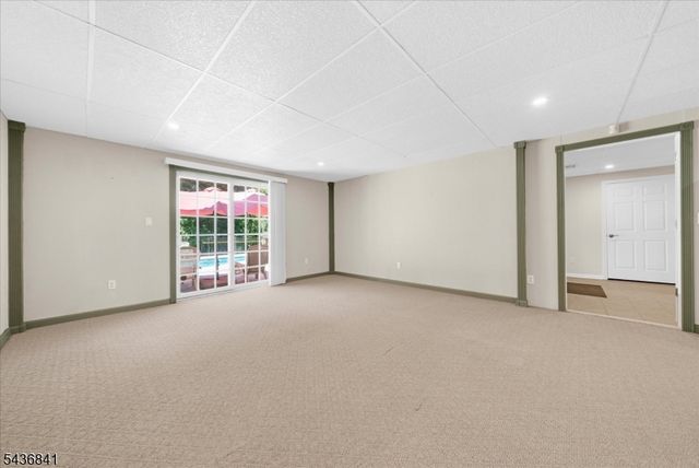 14 Hawk Dr, Raritan Twp., NJ 08551
