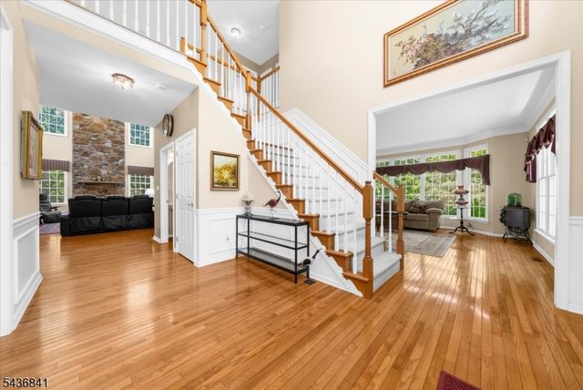 14 Hawk Dr, Raritan Twp., NJ 08551