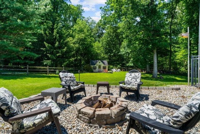 14 Hawk Dr, Raritan Twp., NJ 08551