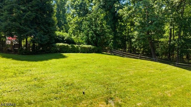 14 Hawk Dr, Raritan Twp., NJ 08551