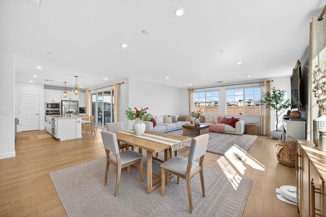 3316 Parasol Ct, Folsom, CA 95630