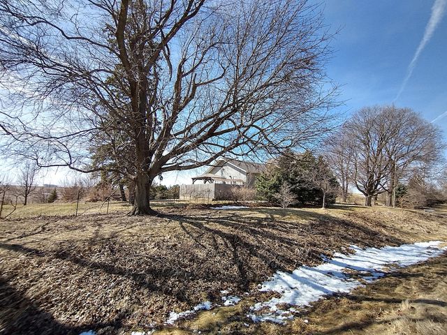 8806 Trask Bridge Road, Rockford, IL 61101