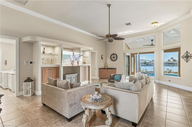 2602 Cape Coral PKWY W, Cape Coral, FL 33914