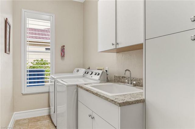 2602 Cape Coral PKWY W, Cape Coral, FL 33914