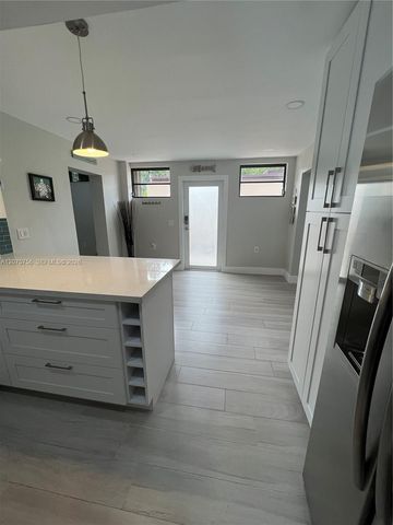 15012 Royal Palm Avenue 15012, Miami Lakes, FL 33014