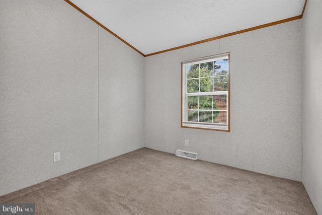 14 E LOCUST ST, Talmage, PA 17580