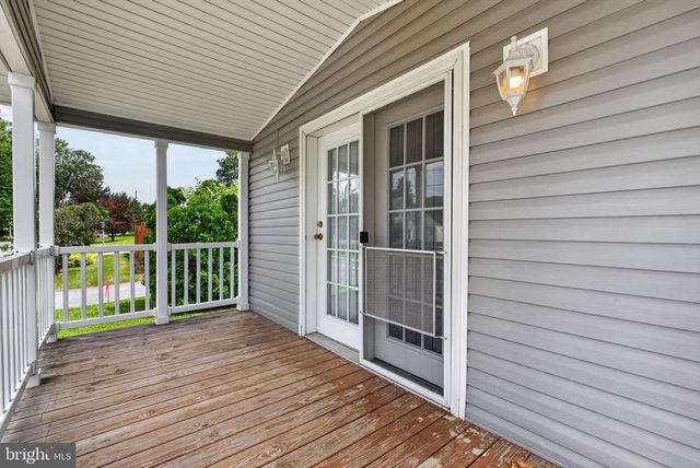 14 E LOCUST ST, Talmage, PA 17580