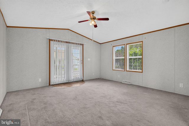 14 E LOCUST ST, Talmage, PA 17580