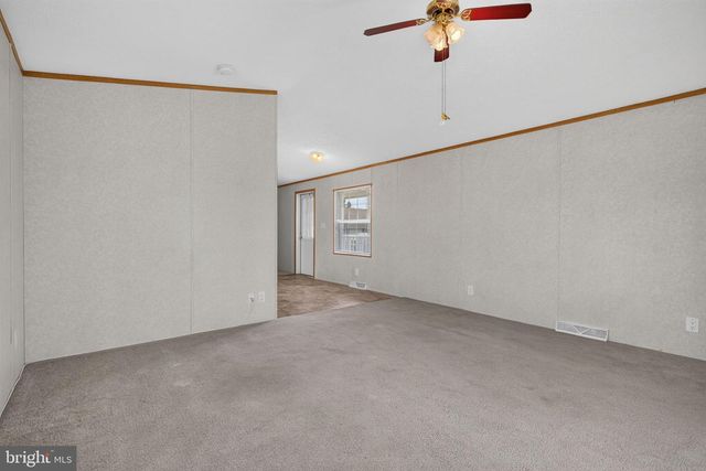 14 E LOCUST ST, Talmage, PA 17580