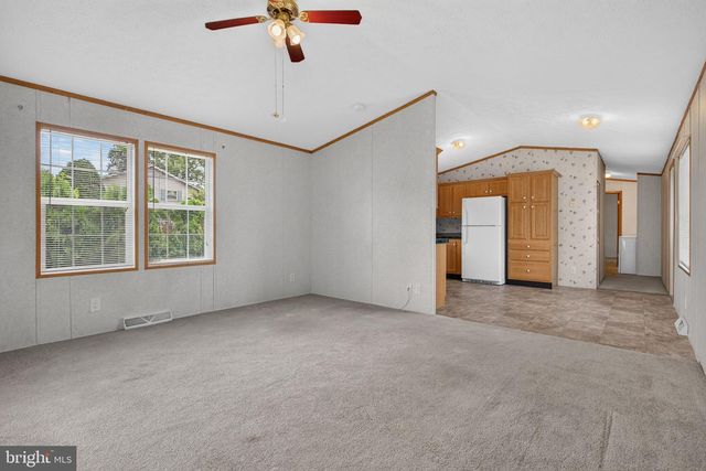 14 E LOCUST ST, Talmage, PA 17580