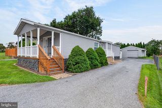 14 E LOCUST ST, Talmage, PA 17580