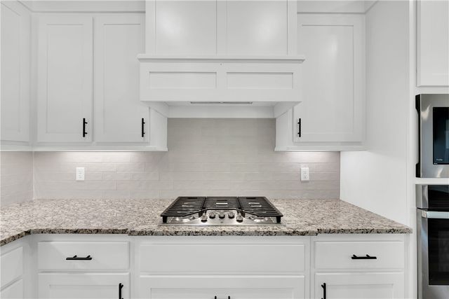 6 Burwell Drive, Bella Vista, AR 72714