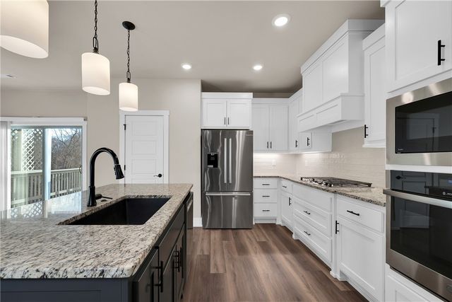 6 Burwell Drive, Bella Vista, AR 72714