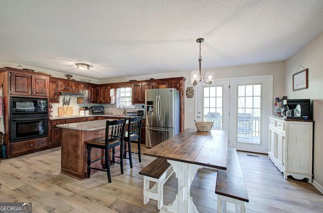 613 Hall Station Road, Kingston, GA 30145