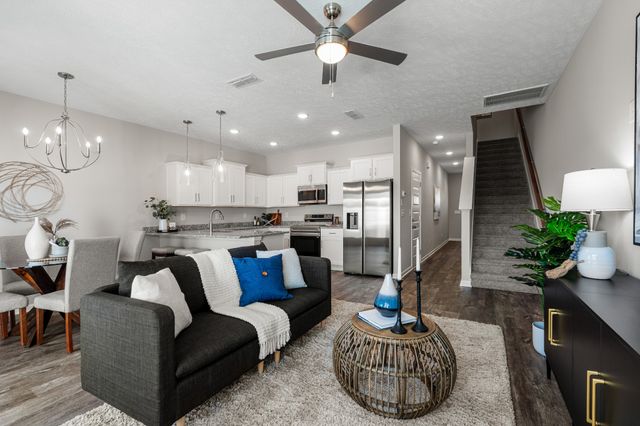 27 Hardwood Rd, Tullahoma, TN 37388