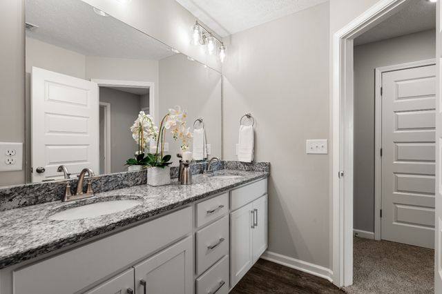 27 Hardwood Rd, Tullahoma, TN 37388