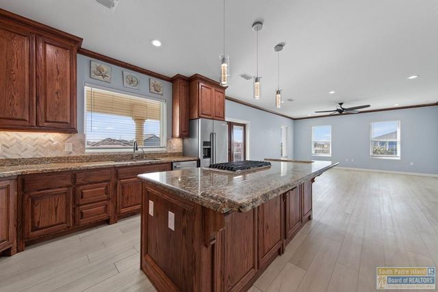 1013 Tarpon Ave, Port Isabel, TX 78578