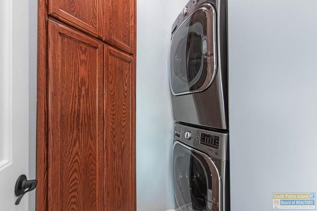 1013 Tarpon Ave, Port Isabel, TX 78578