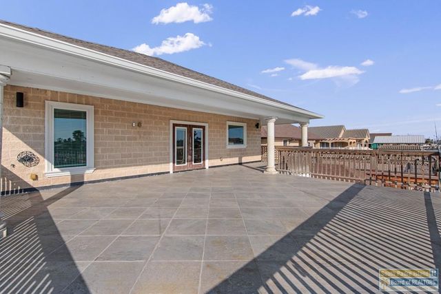 1013 Tarpon Ave, Port Isabel, TX 78578