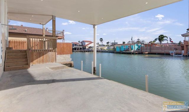 1013 Tarpon Ave, Port Isabel, TX 78578