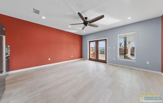 1013 Tarpon Ave, Port Isabel, TX 78578