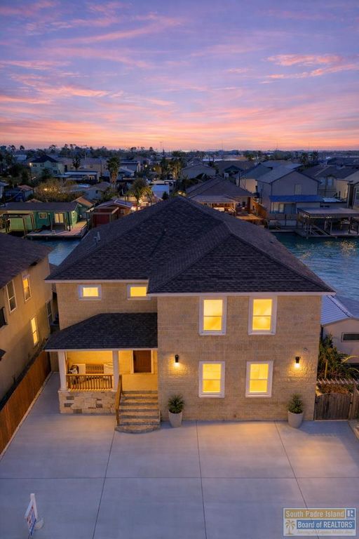 1013 Tarpon Ave, Port Isabel, TX 78578