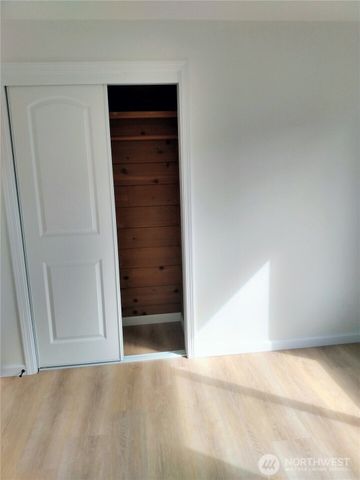 703 E 10th Street, Port Angeles, WA 98362