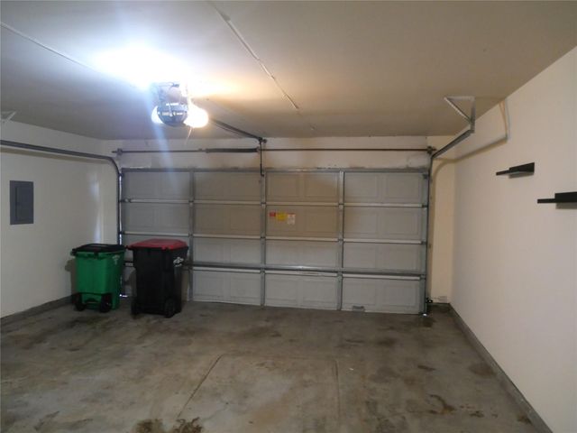 2311 Flint Brook Court, Fresno, TX 77545