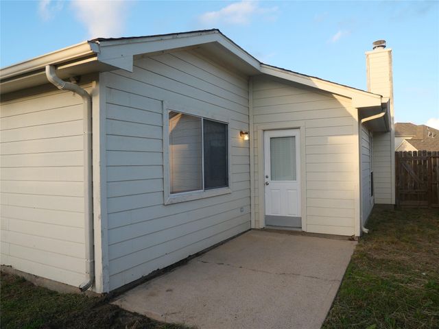 2311 Flint Brook Court, Fresno, TX 77545